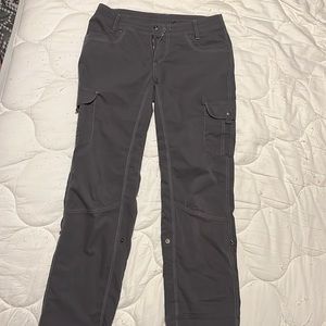 Women’s Kuhl cargo pants